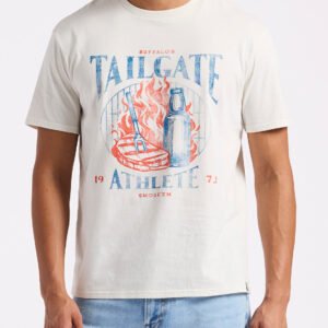 Tailgate Men's Graphic T-Shirt with BBQ Print. Milk - BM24640